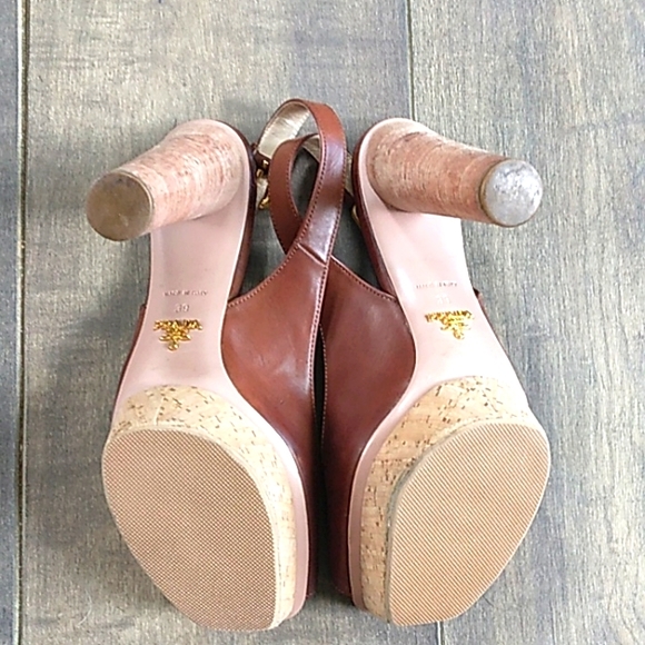 PRADA BROWN LEATHER PEEP TOE CORK HEELS WOMANS 39/9. - Picture 12 of 13